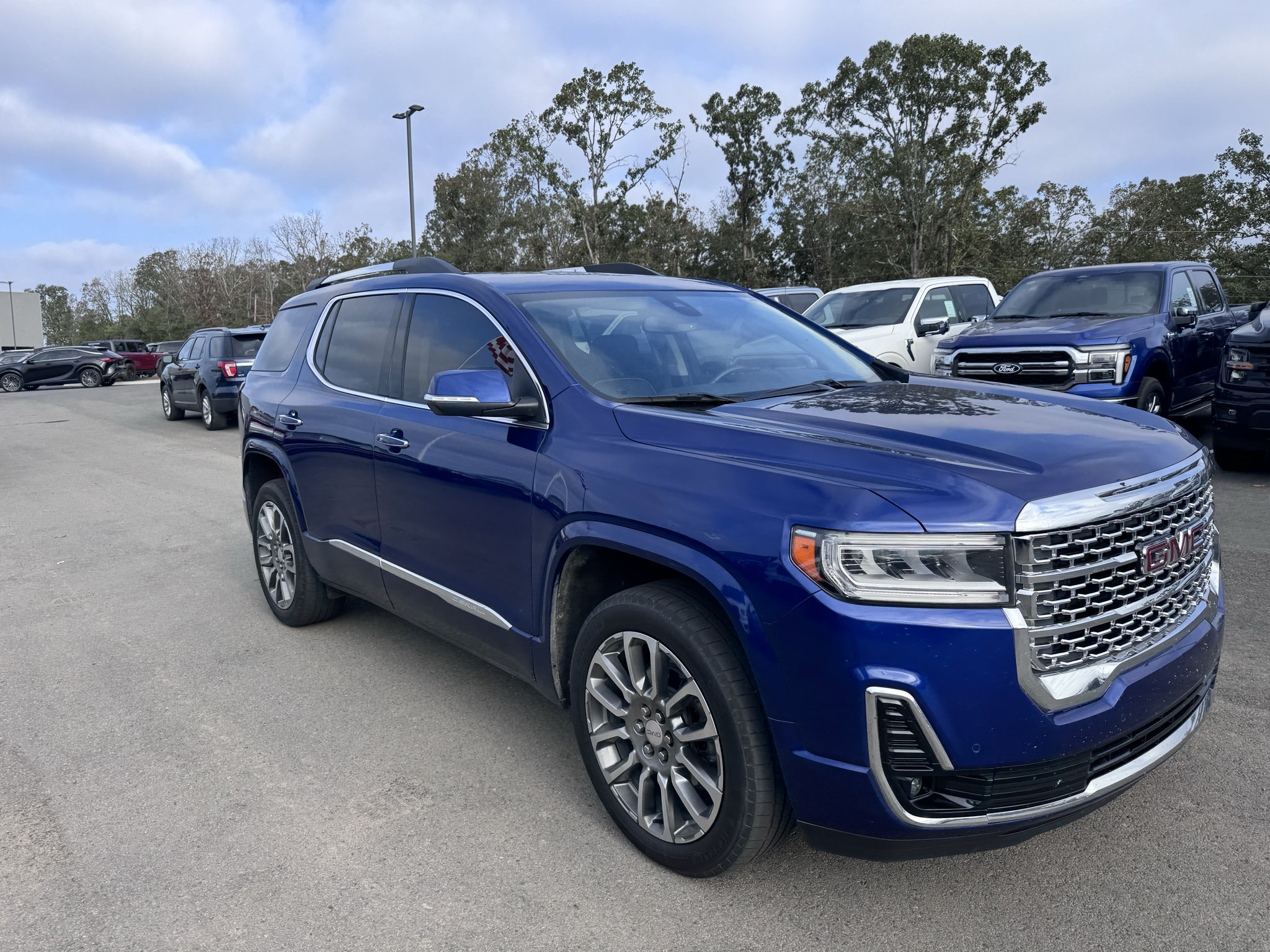 Used 2023 GMC Acadia Denali FWD image 4