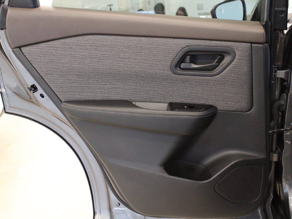 Used 2022 Nissan Rogue S FWD image 28