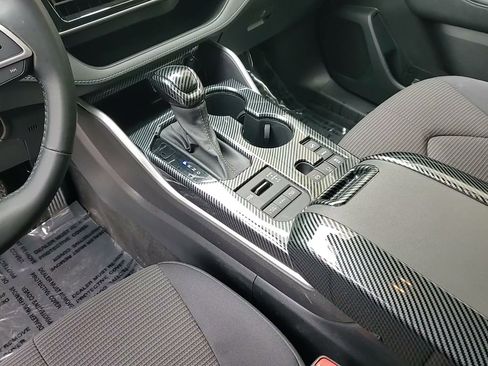 Certified 2023 Toyota Highlander LE image 28