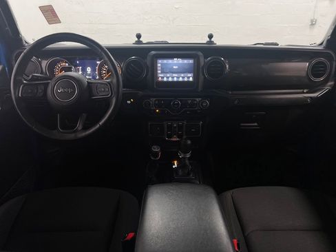 Used 2022 Jeep Gladiator Sport image 14