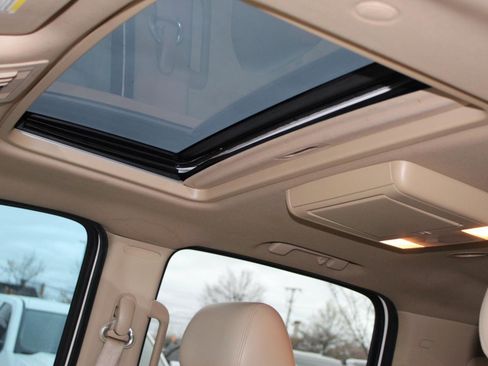 Used 2012 Chevrolet Suburban LTZ image 14
