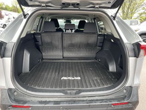 Used 2023 Toyota RAV4 LE AWD/4WD image 22