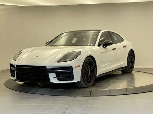 Used 2026 Porsche Panamera GTS image 1