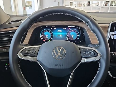 New 2026 Volkswagen Atlas SE FWD image 38