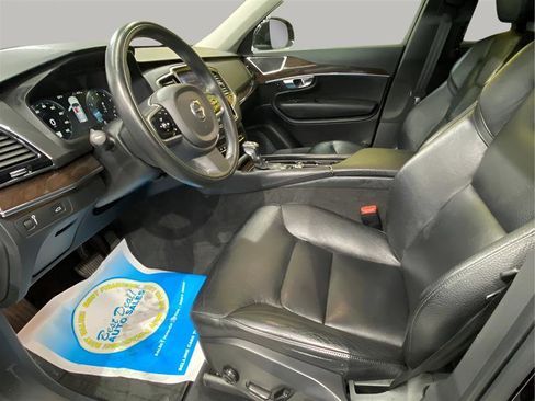 Used 2016 Volvo XC90 T6 Momentum image 10