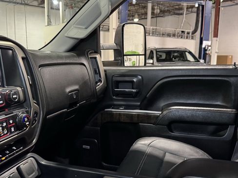 Used 2015 GMC Sierra 3500 Denali image 37