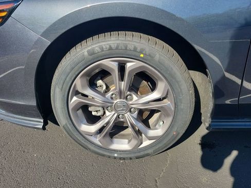 Used 2024 Honda Accord EX image 17