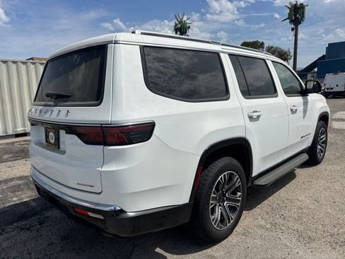 Used 2024 Jeep Wagoneer Series II w/ Flexible Seating Group RWD image 5