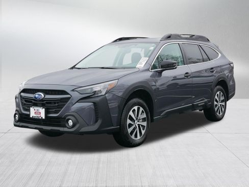 Certified 2025 Subaru Outback Premium AWD/4WD image 3