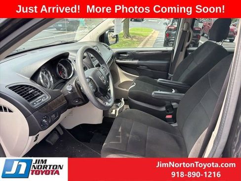 Used 2012 Dodge Grand Caravan SXT FWD image 8
