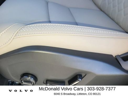 Used 2026 Volvo XC90 B6 Plus w/ Protection Package Premier AWD/4WD image 12