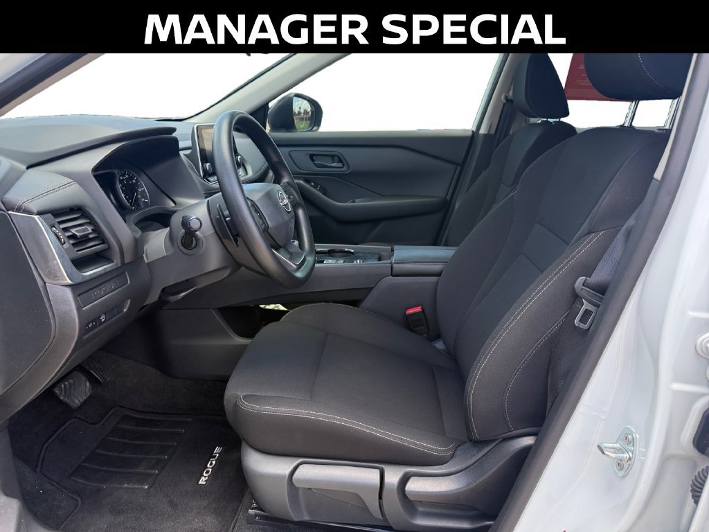 Used 2025 Nissan Rogue S FWD image 10