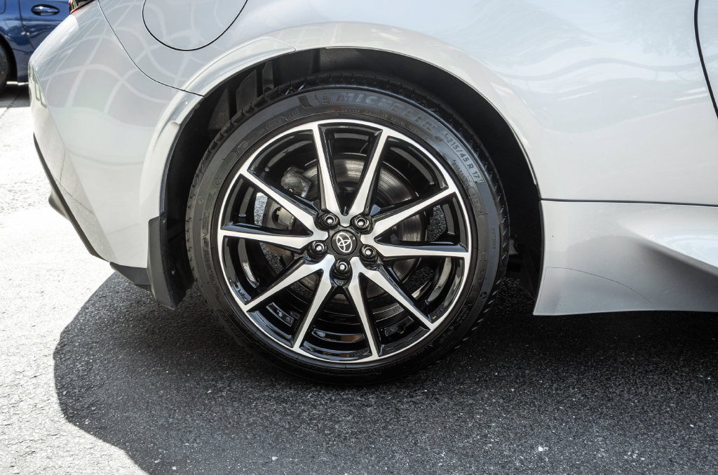 Used 2025 Toyota GR86 RWD image 26