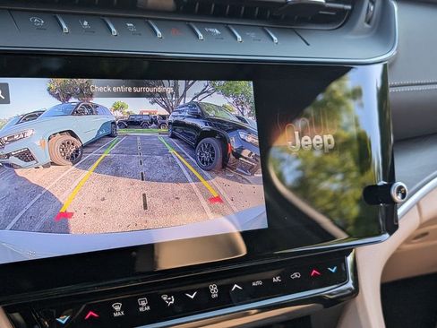 New 2026 Jeep Grand Cherokee L Limited RWD image 18