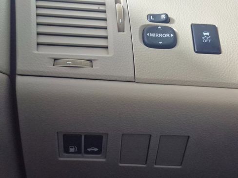 Used 2011 Toyota Avalon image 16