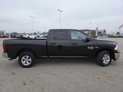 Used 2019 RAM 1500 Classic SLT image 18