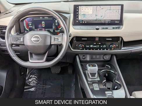 Certified 2025 Nissan Rogue SL w/ Tech Package FWD image 13