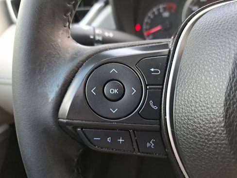 Used 2022 Toyota Corolla Cross LE image 20