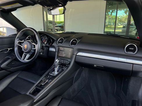 Used 2017 Porsche 718 Boxster image 43