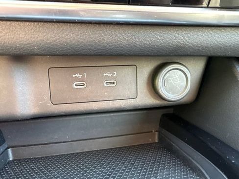 Used 2025 Nissan Rogue SV AWD/4WD image 33