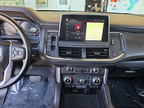 Certified 2024 GMC Yukon XL SLT w/ SLT Luxury Package AWD/4WD image 14
