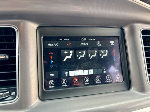 Used 2022 Dodge Charger SXT RWD image 26
