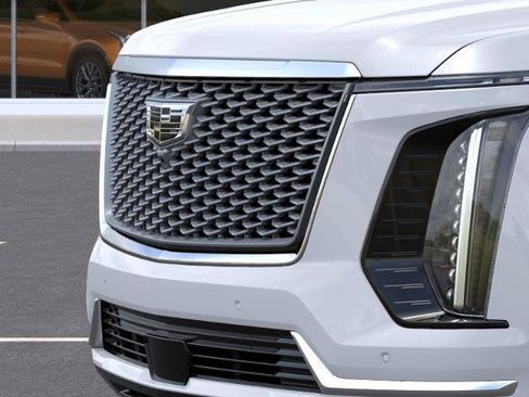 New 2026 Cadillac Escalade ESV Luxury w/ LPO, Radiant Package AWD/4WD image 37