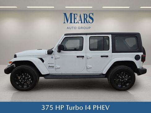 Used 2023 Jeep Wrangler Unlimited Sahara image 3