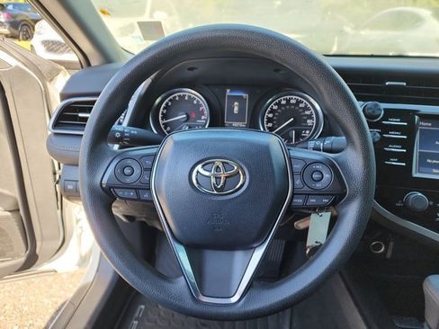 Used 2020 Toyota Camry LE image 22