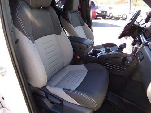 Used 2024 Toyota Tacoma TRD Sport AWD/4WD image 30
