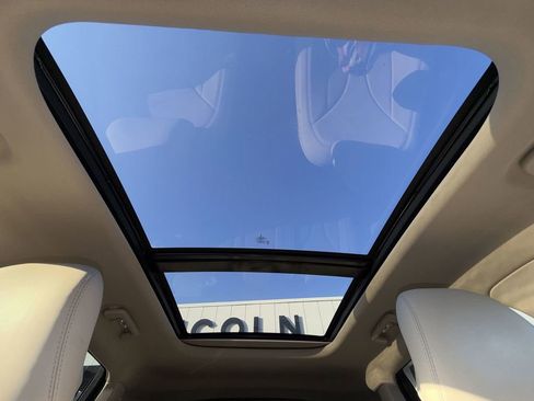 Used 2018 Lincoln MKX Reserve image 16