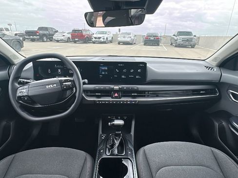 Used 2025 Kia K4 LXS image 21