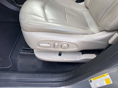 Used 2019 Buick Enclave Essence AWD/4WD image 7