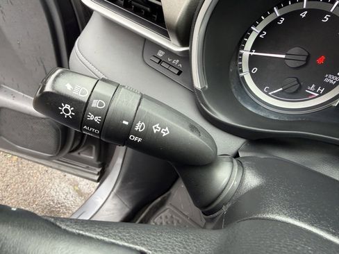 Certified 2023 Toyota Highlander XLE image 36