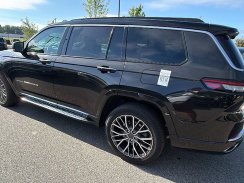 Used 2024 Jeep Grand Cherokee L Summit AWD/4WD image 10
