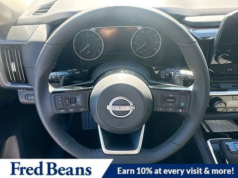 New 2025 Nissan Pathfinder SL image 11