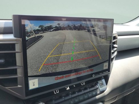 Used 2024 Toyota Tundra Limited w/ Power Package AWD/4WD image 17