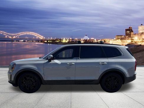 Used 2021 Kia Telluride SX w/ Nightfall Edition Package AWD/4WD image 2