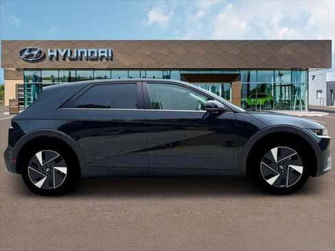 New 2026 Hyundai Ioniq 5 SE image 8