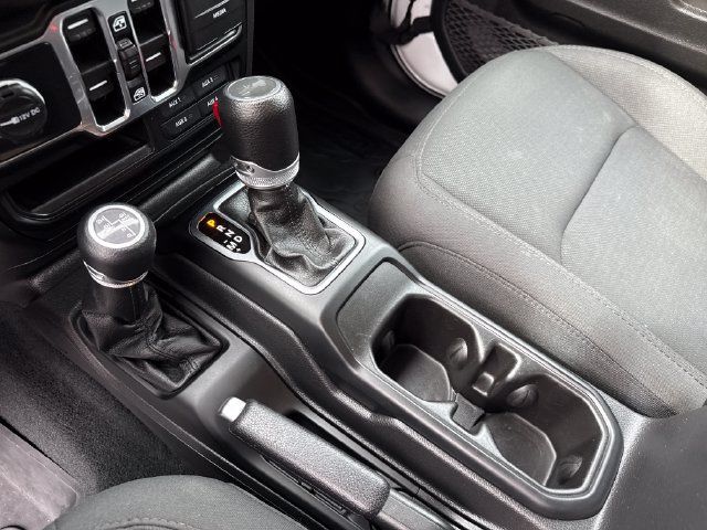 Used 2023 Jeep Wrangler Unlimited AWD/4WD image 25