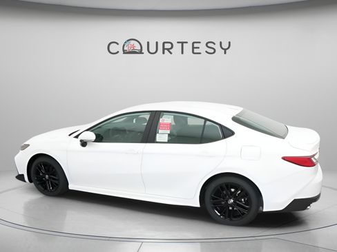 Certified 2026 Toyota Camry SE FWD image 7