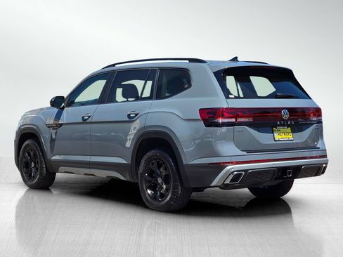Used 2024 Volkswagen Atlas Peak Edition SE AWD/4WD image 7
