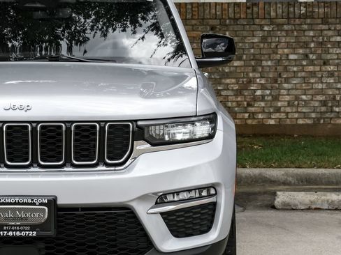 Used 2023 Jeep Grand Cherokee Limited AWD/4WD image 59