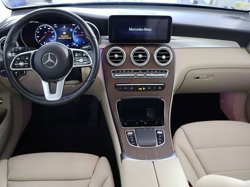 Used 2022 Mercedes-Benz GLC 300 4MATIC w/ Premium Package Lite image 2