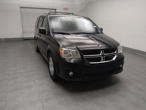 Used 2019 Dodge Grand Caravan SXT FWD image 13