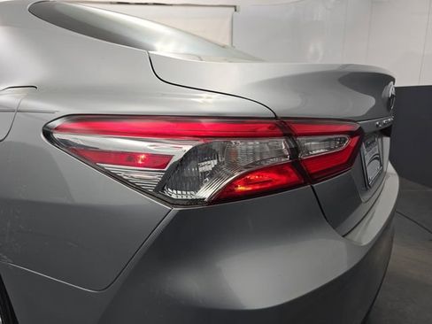 Used 2018 Toyota Camry LE w/ Convenience Package image 18