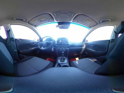 Used 2019 Hyundai Kona SE FWD image 14