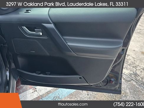 Used 2011 Land Rover LR2 HSE image 45