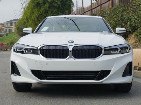 New 2026 BMW 330i Sedan w/ Convenience Package image 3
