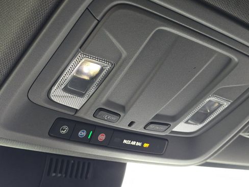 Used 2022 Chevrolet Silverado 1500 LT w/ Z71 Off-Road Package image 22